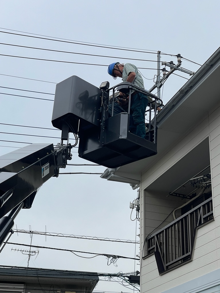高所作業車 - 屋根・外壁・雨樋工事のリ …